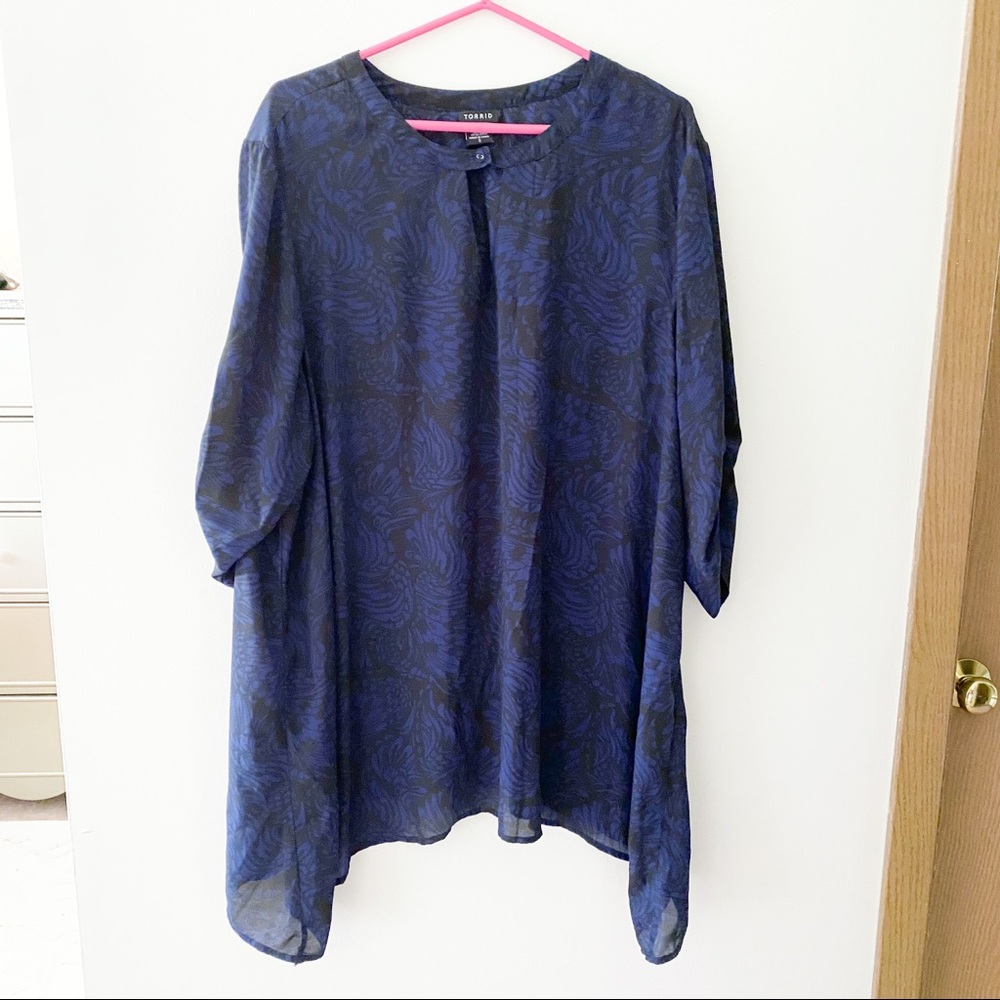 Torrid Blue And Black Keyhole Georgette Blouse Size 3